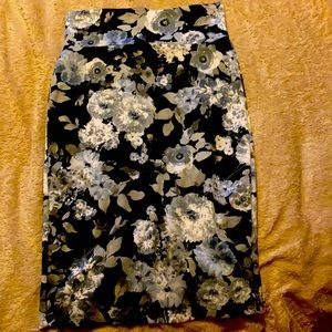 Form fitting knee length skirt floral pattern